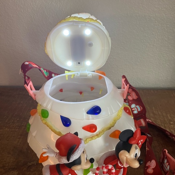 Disney parks holiday popcorn bucket ♥️💚 - Picture 4 of 6